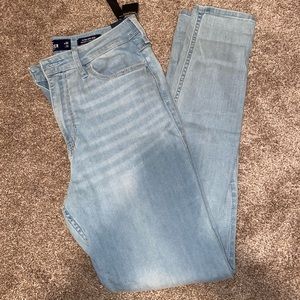 Light wash skinny jeans